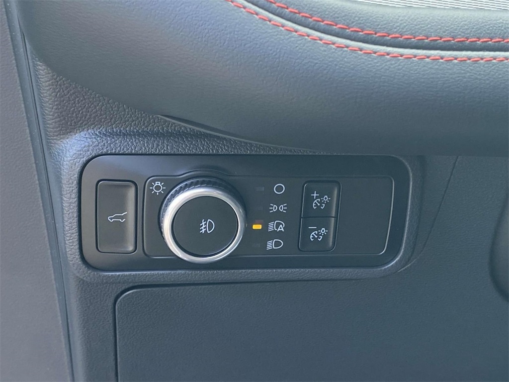 2025 Ford Explorer ST photo 14