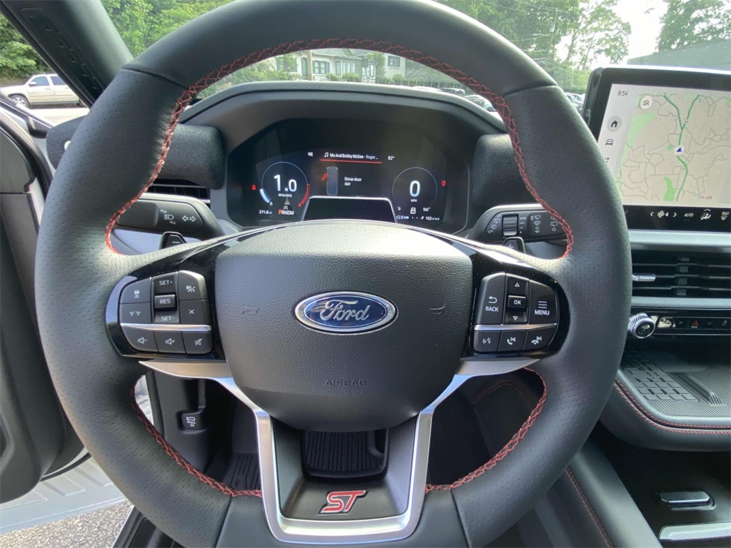 2025 Ford Explorer ST photo 15
