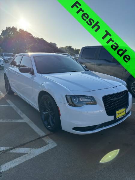 2023 Chrysler 300 Touring