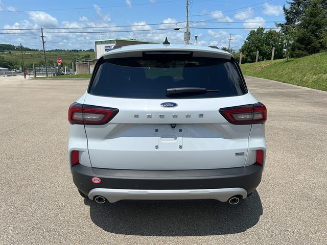 2025 Ford Escape photo 3