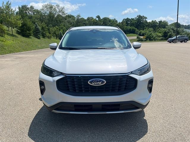 2025 Ford Escape photo 7