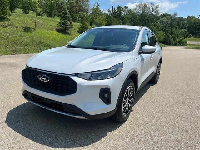 2025 Ford Escape photo 8