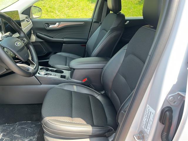 2025 Ford Escape photo 11
