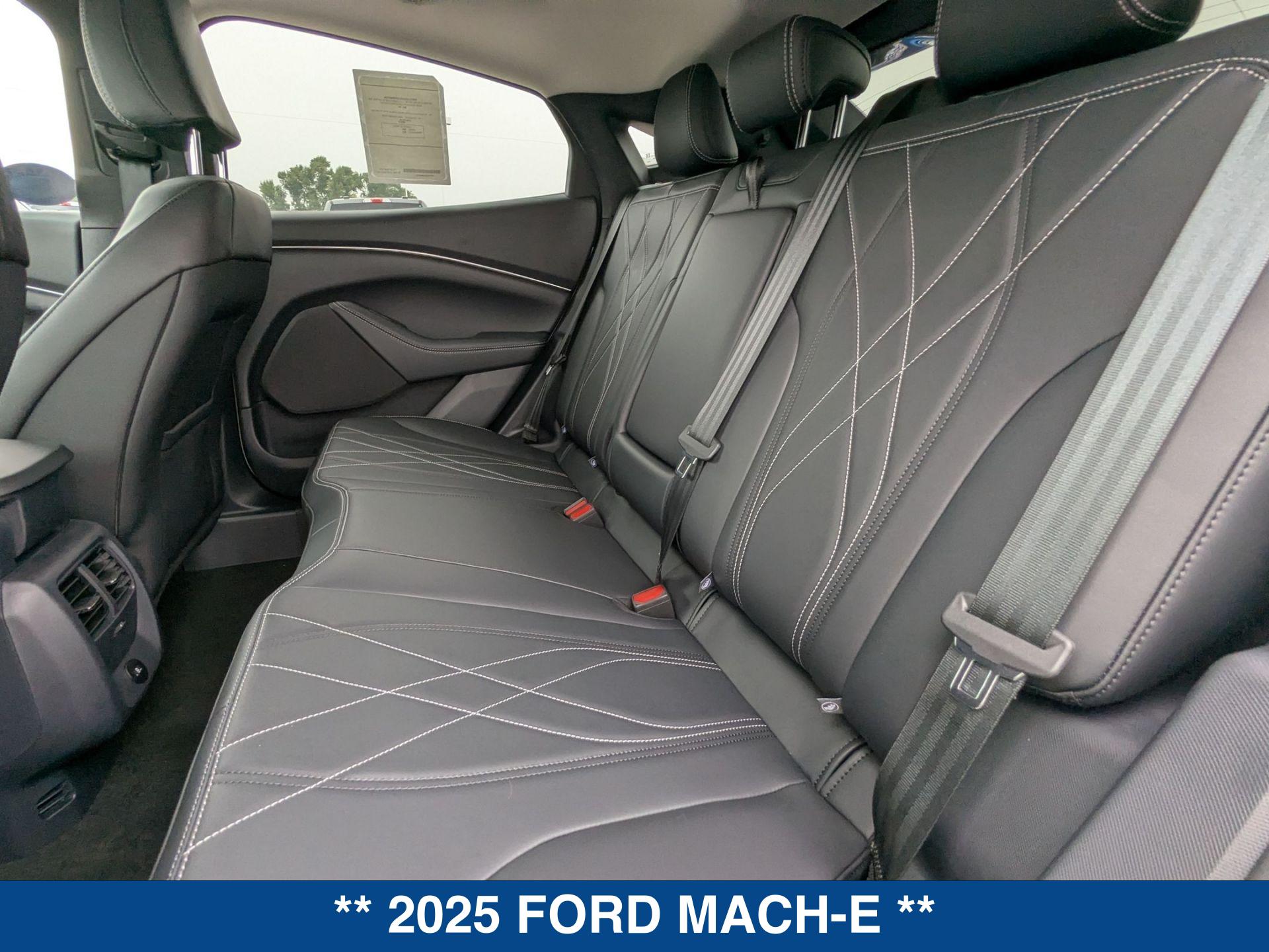 2025 Ford Mustang Mach-E Select photo 18