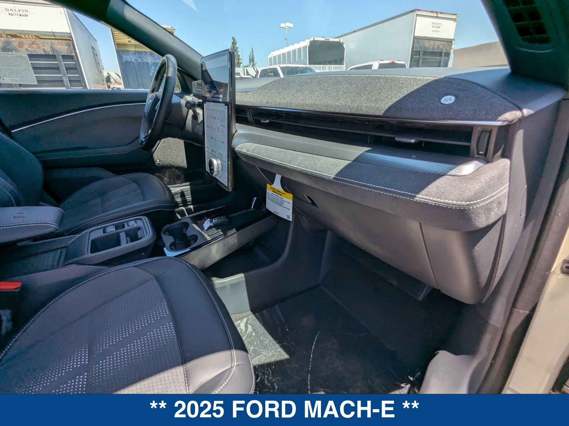 2025 Ford Mustang Mach-E GT photo 24