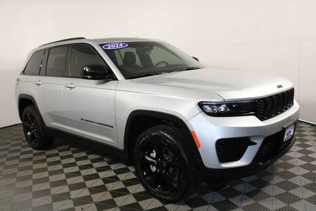 Used 2024 Jeep Grand Cherokee Altitude with VIN 1C4RJHAG3RC261195 for sale in Kansas City