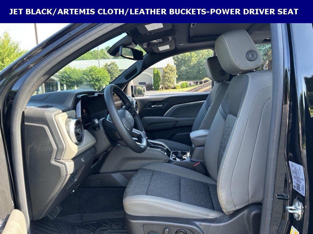 2024 Chevrolet Colorado ZR2 photo 2