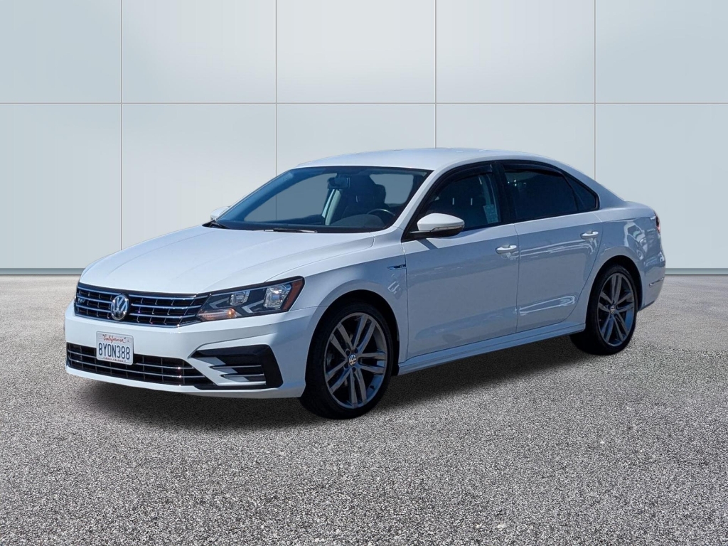 2018 Volkswagen Passat 2.0T R-Line