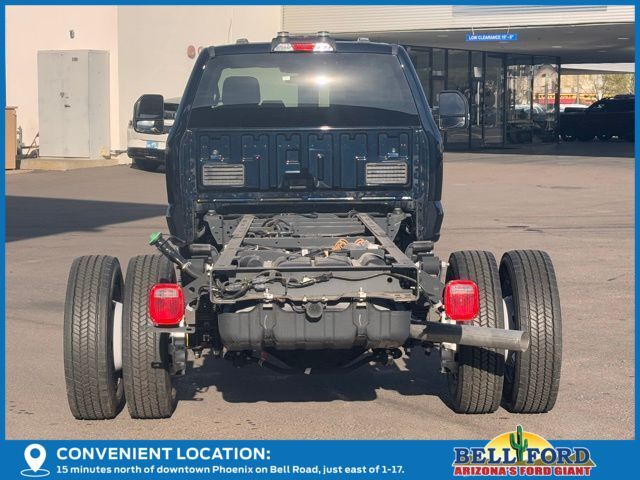 2024 Ford F-550 photo 4