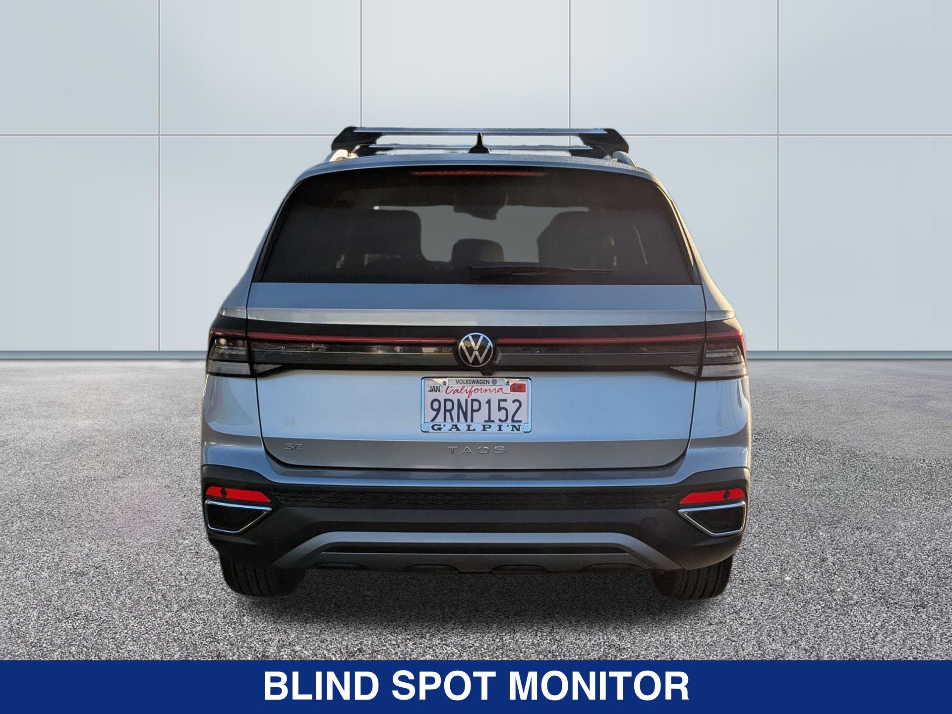 2025 Volkswagen Taos SE photo 4