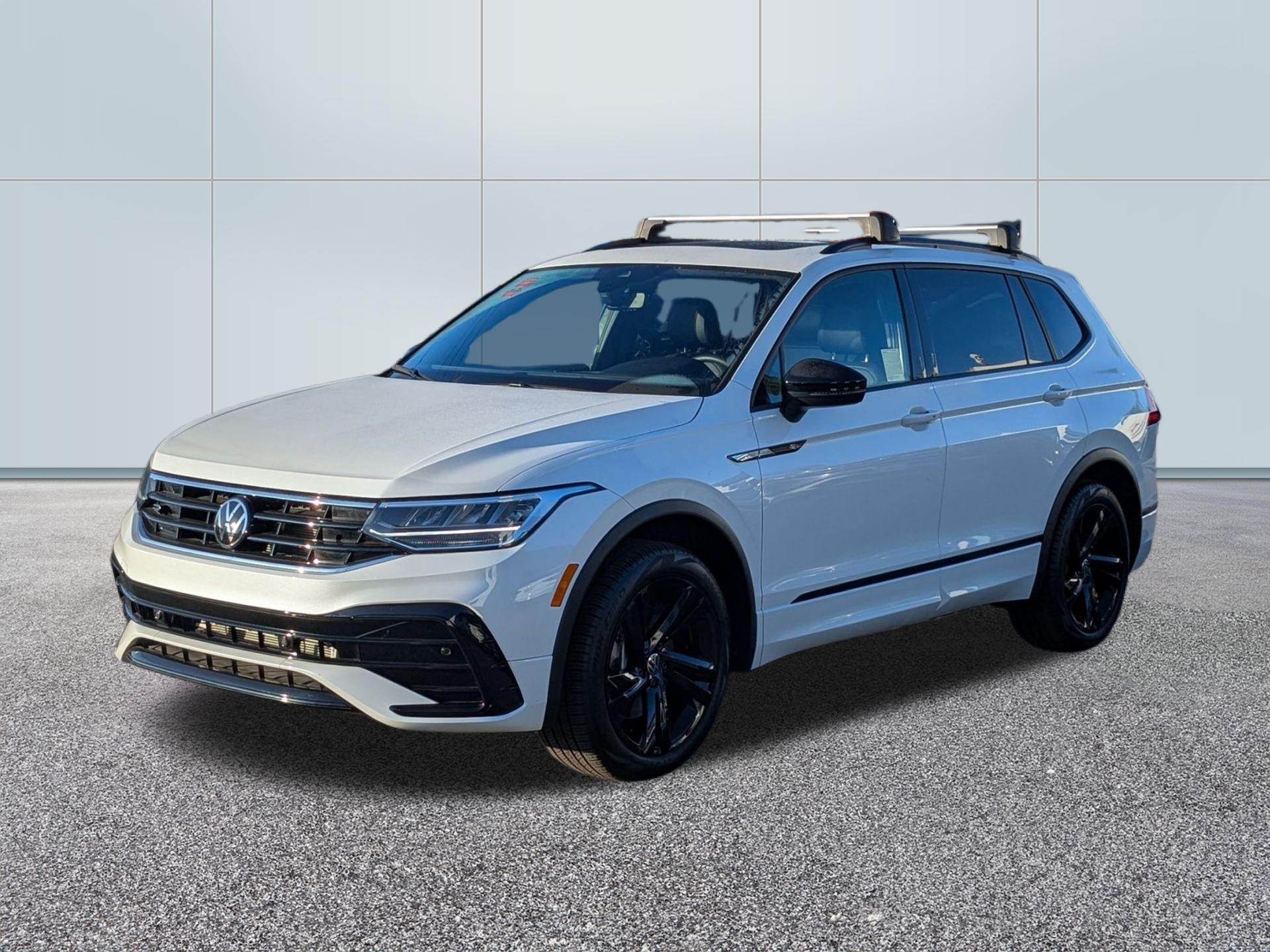 2024 Volkswagen Tiguan SE R-Line Black photo 4