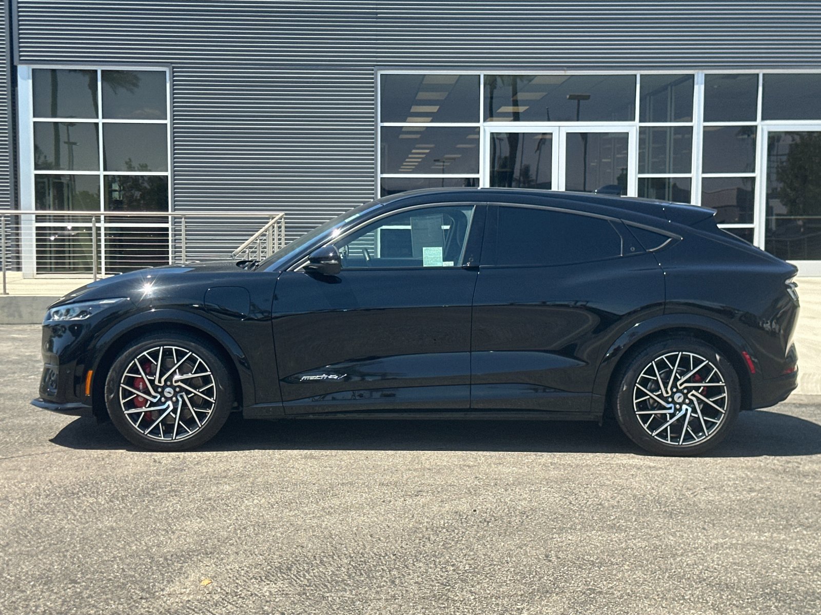 2022 Ford Mustang Mach-E GT photo 6