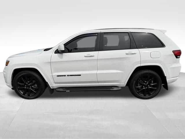 2021 Jeep Grand Cherokee Laredo X photo 12