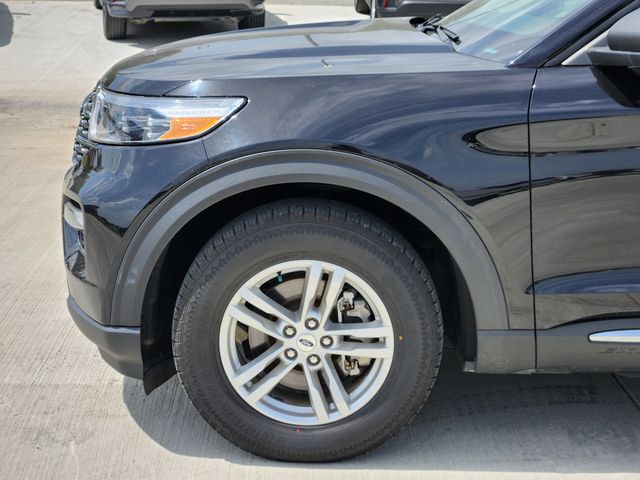 2023 Ford Explorer XLT photo 8