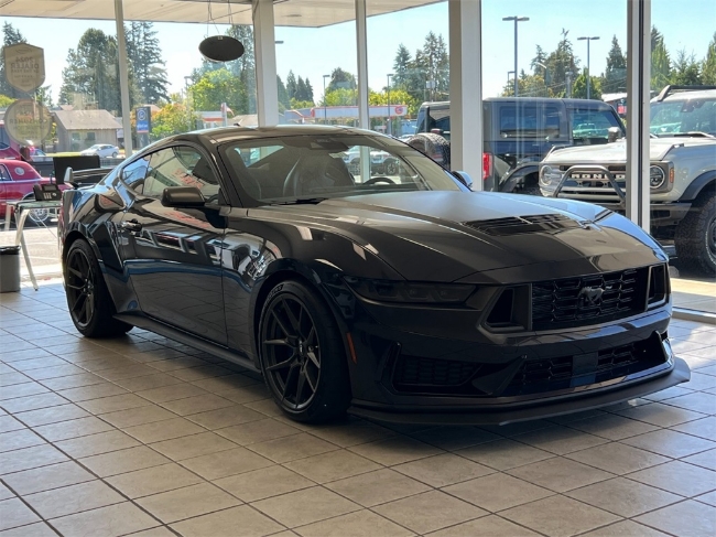 2025 Ford Mustang Dark Horse