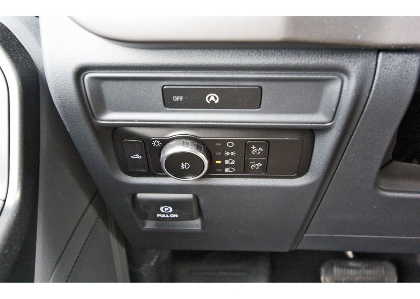 2025 Ford F-150 XL - Photo 9