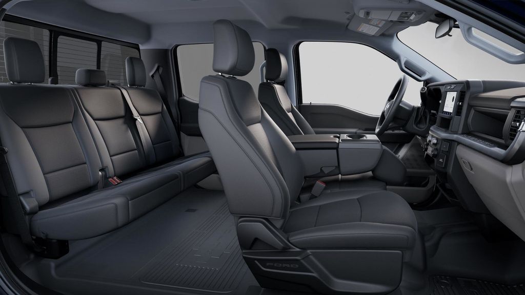 2025 Ford F-250 photo 3