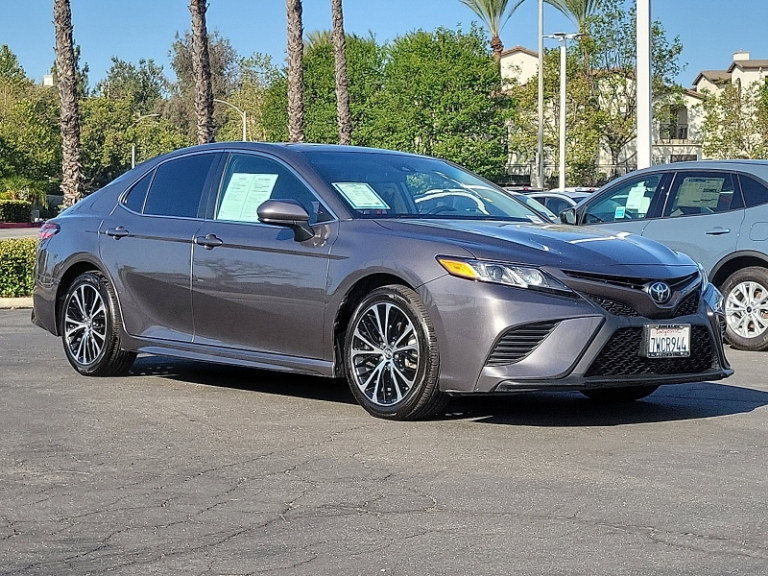 2018 Toyota Camry SE