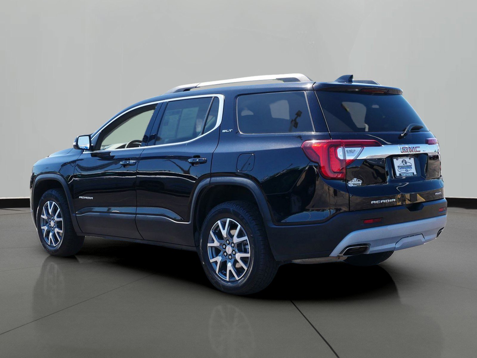 Used 2023 GMC Acadia SLT with VIN 1GKKNUL49PZ144415 for sale in St. Cloud, Minnesota
