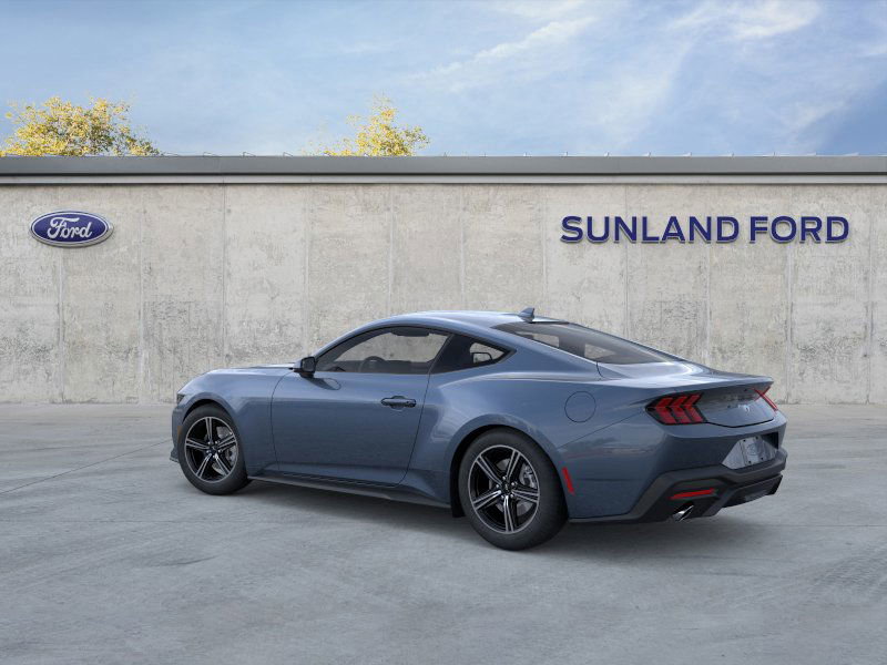 2025 Ford Mustang photo 4