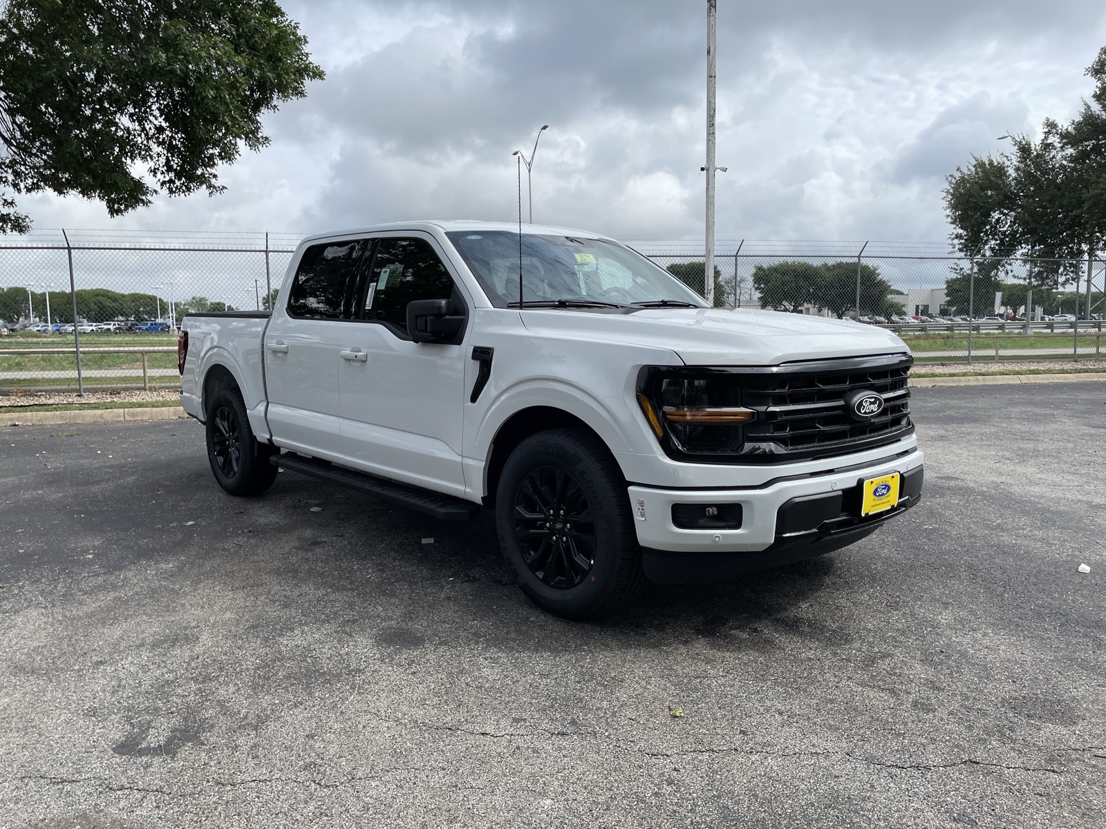 2025 Ford F-150 XLT photo 4