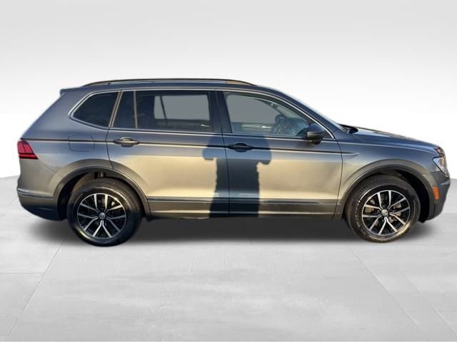 2021 Volkswagen Tiguan SE photo 3