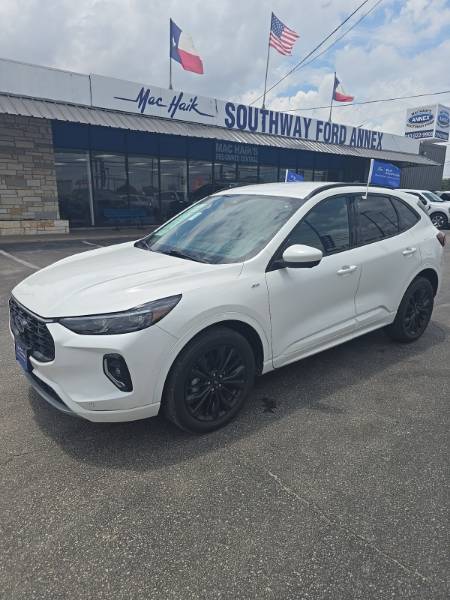 2023 Ford Escape ST-Line Elite