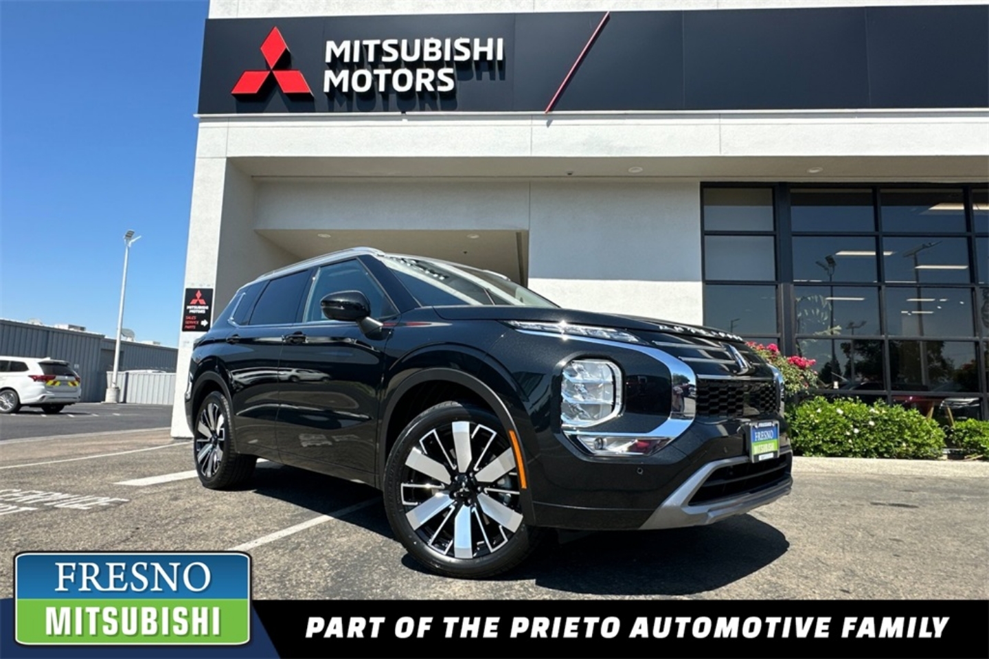 2025 Mitsubishi Outlander SEL Platinum Edition's photo