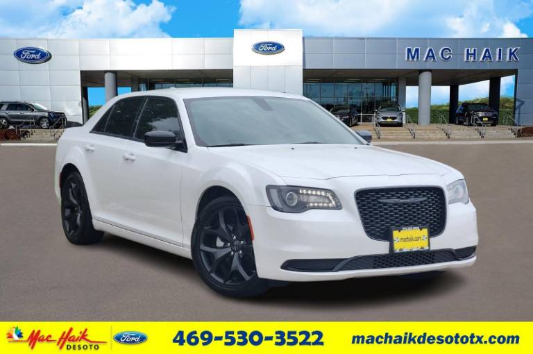 2023 Chrysler 300 Touring