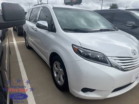 2015 Toyota Sienna LE
