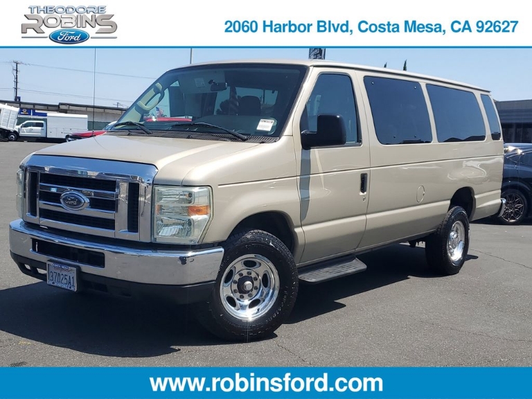 2010 Ford E-350SD XLT