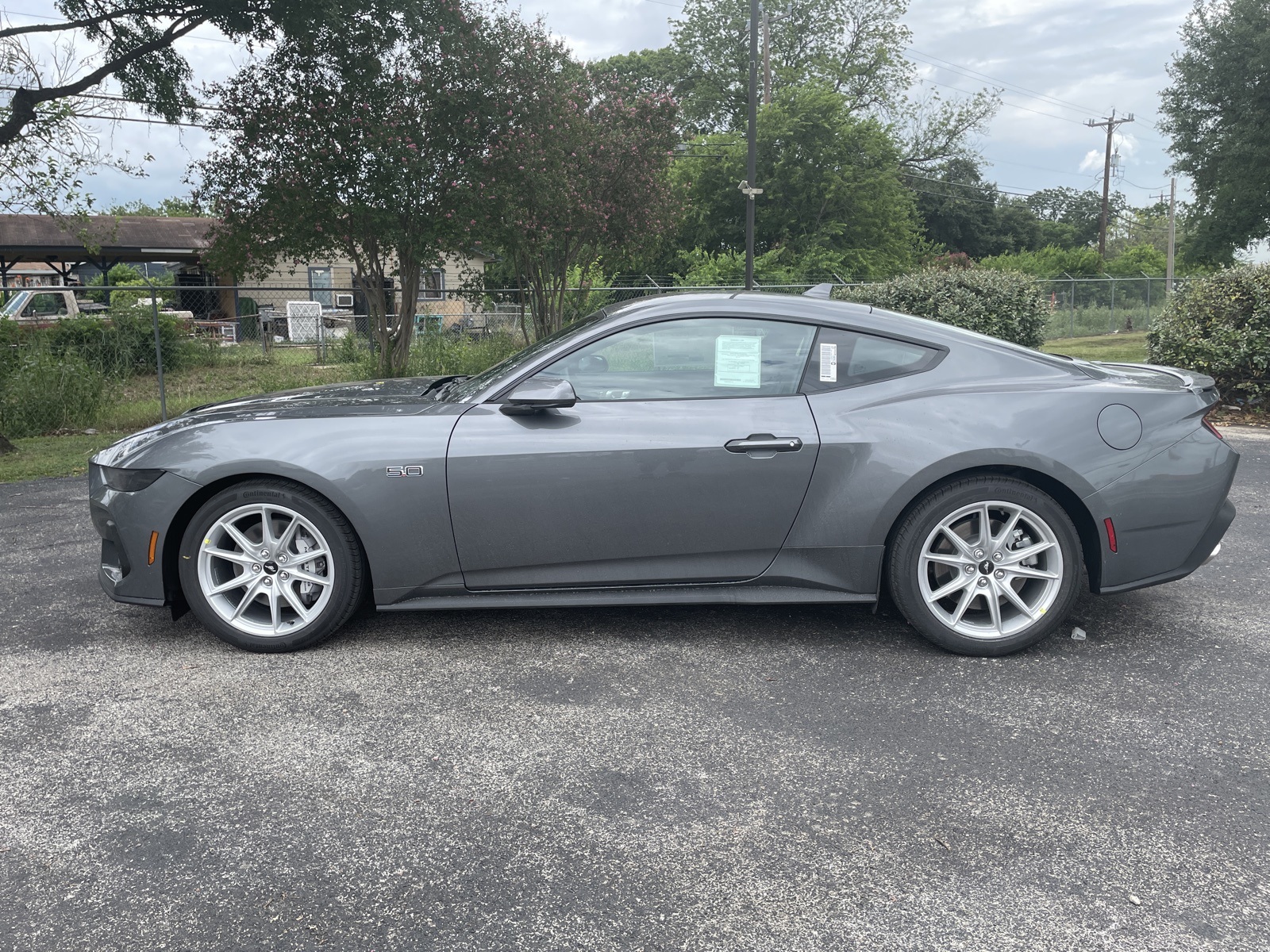 2025 Ford Mustang GT Premium photo 2