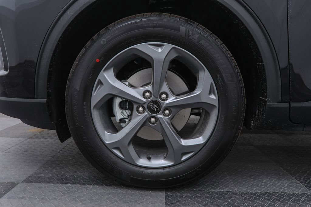 2025 Ford Escape ST-Line photo 4