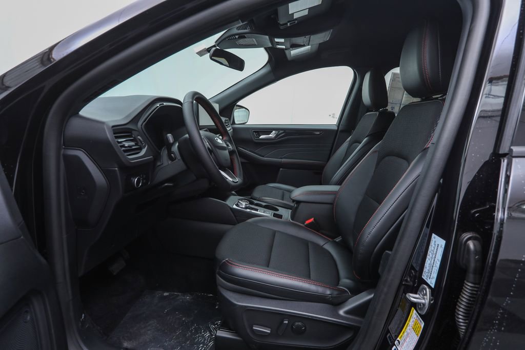2025 Ford Escape ST-Line photo 5