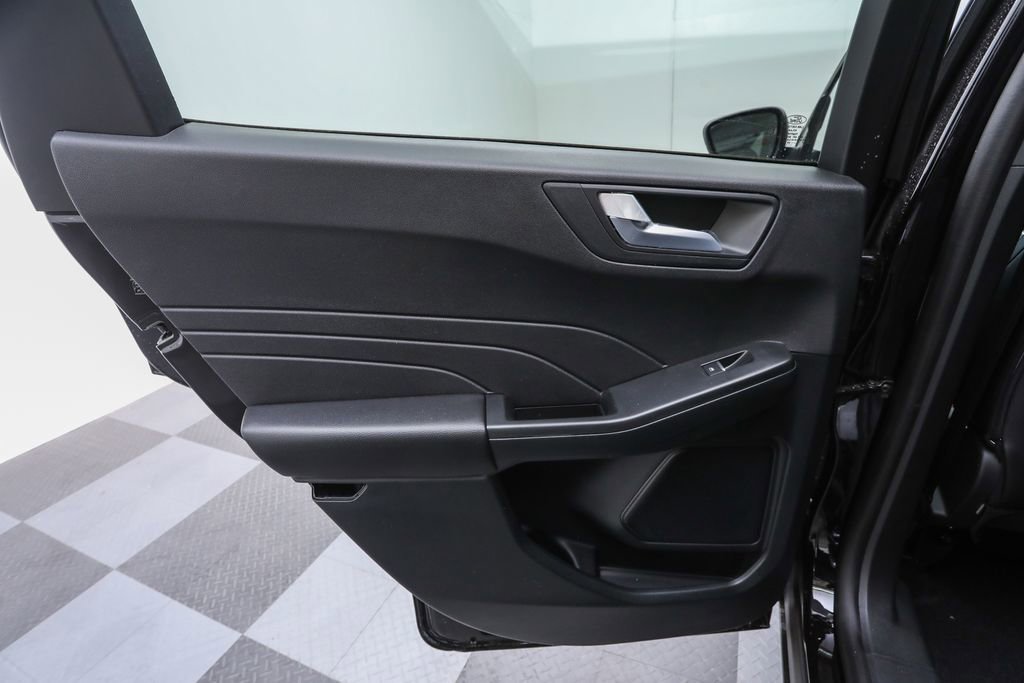 2025 Ford Escape ST-Line photo 11