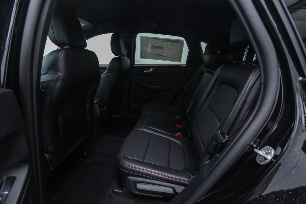 2025 Ford Escape ST-Line photo 12
