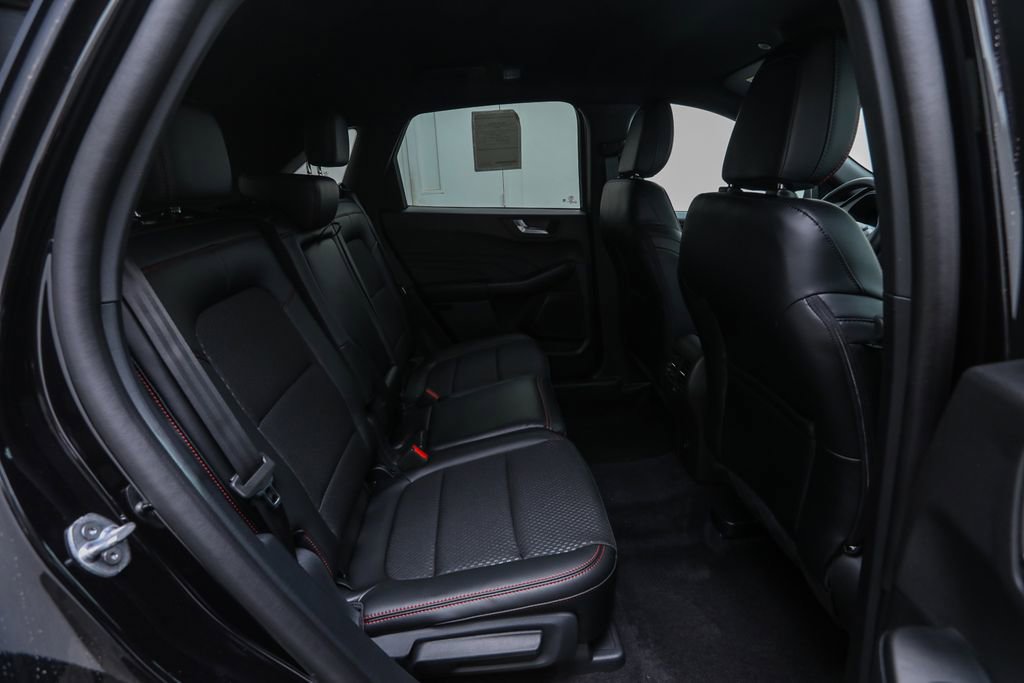 2025 Ford Escape ST-Line photo 14