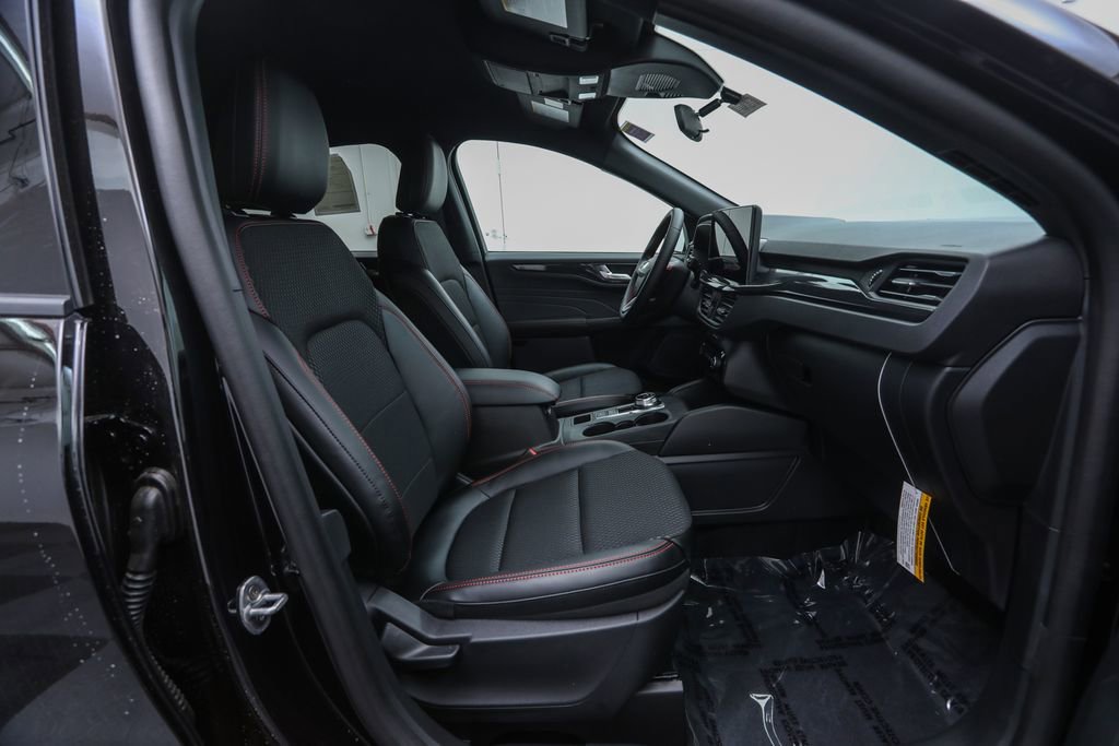 2025 Ford Escape ST-Line photo 15