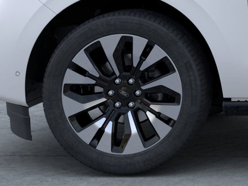 2025 Ford Expedition Platinum photo 16