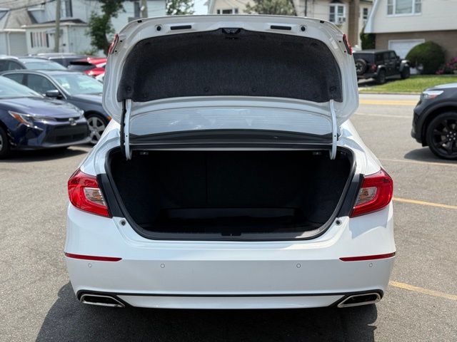 2018 Honda Accord Touring 2.0T photo 8