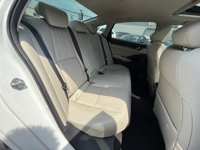 2018 Honda Accord Touring 2.0T photo 21