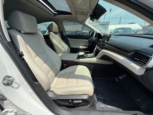 2018 Honda Accord Touring 2.0T photo 23