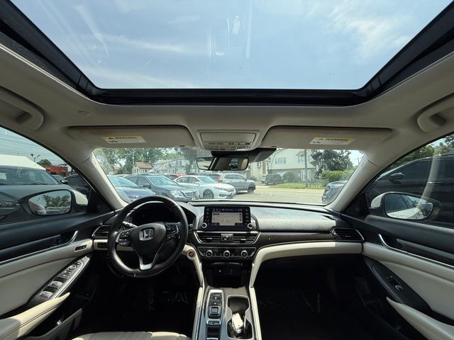 2018 Honda Accord Touring 2.0T photo 25
