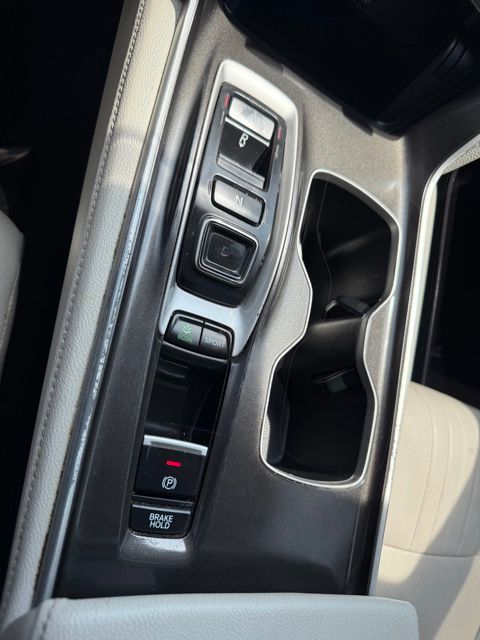 2018 Honda Accord Touring 2.0T photo 26