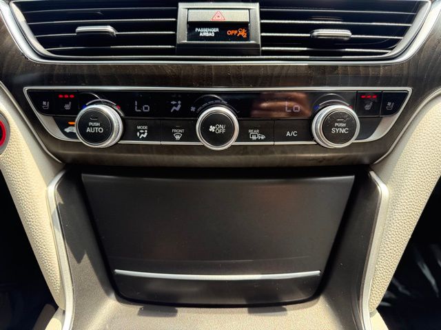 2018 Honda Accord Touring 2.0T photo 27