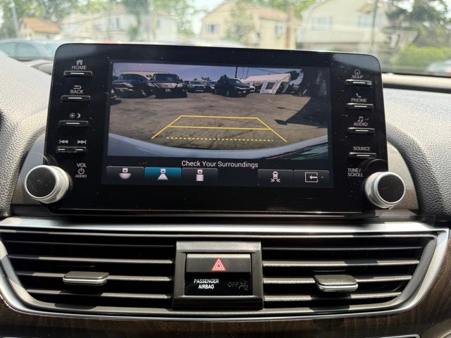 2018 Honda Accord Touring 2.0T photo 32