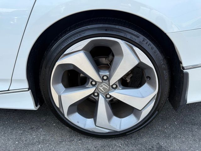 2018 Honda Accord Touring 2.0T photo 37
