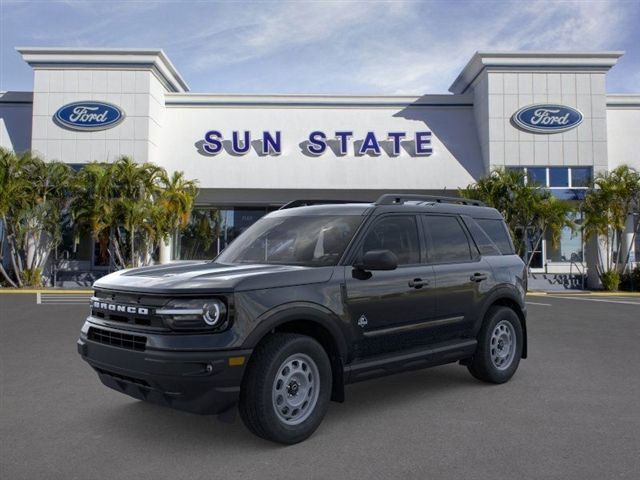 2024 Ford Bronco Sport Outer Banks photo 2