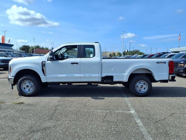 2025 Ford F-250 XL photo 4