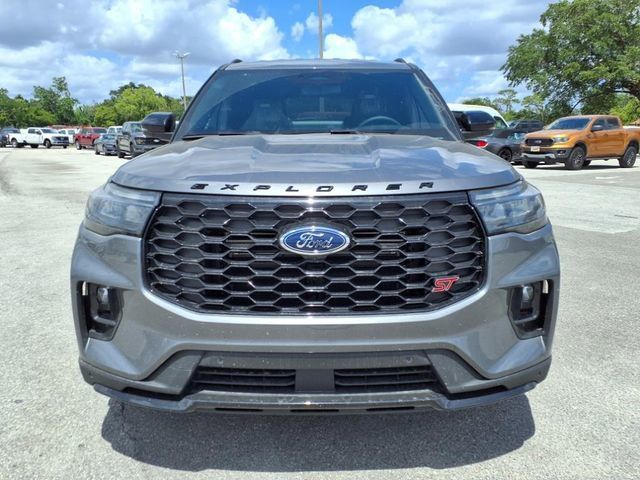 2025 Ford Explorer ST photo 2